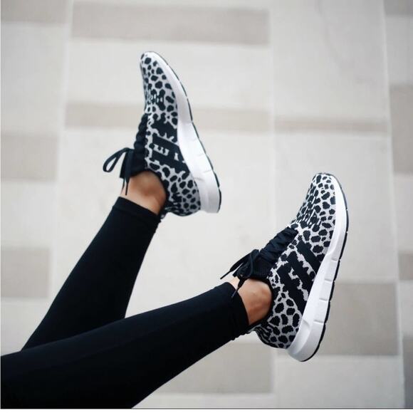 Adidas Leopard SWIFT RUN SHOES Size 9 - Picture 4 of 14